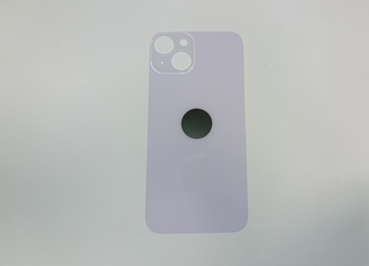 در پشت گوشی آیفون IPHONE 14 بنفش